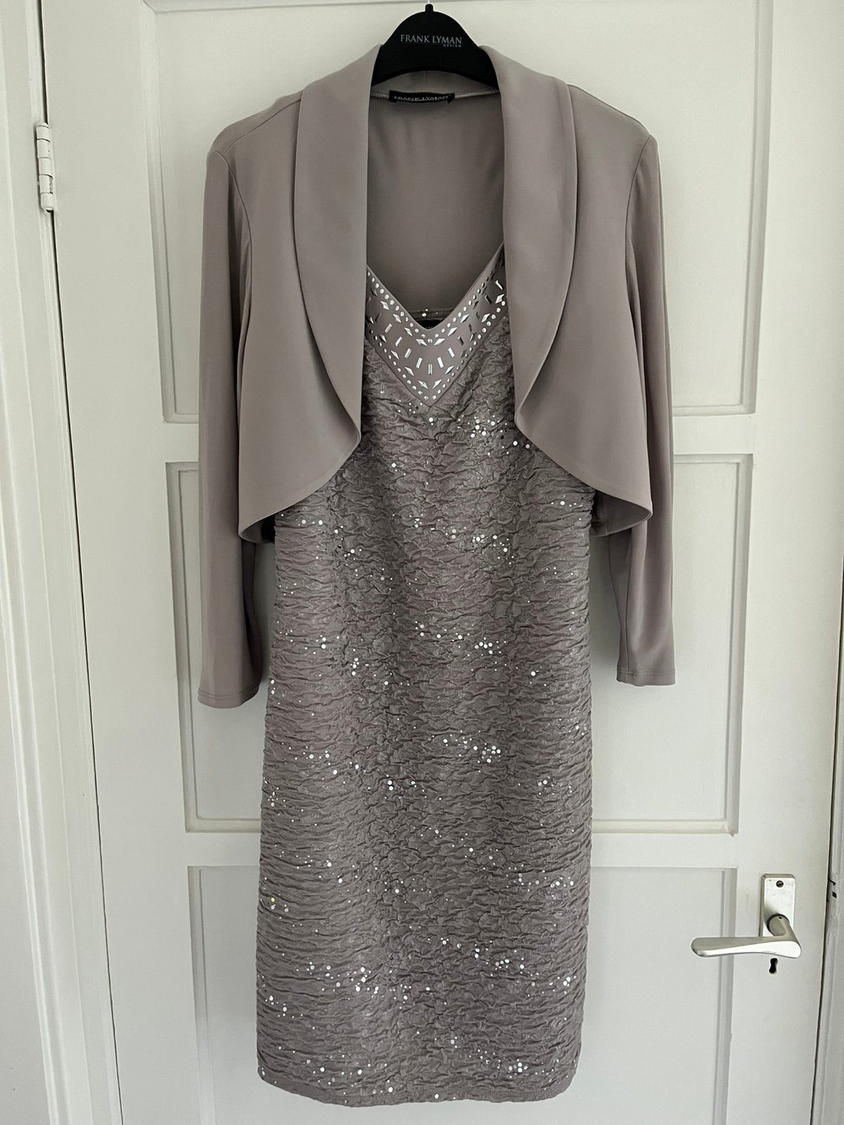 Frank Lyman set - Jurk + bolero - zilvergrijs - maat 38-40, Maat 38/40 (M), Overige kleuren, Ophalen of Verzenden, Zo goed als nieuw