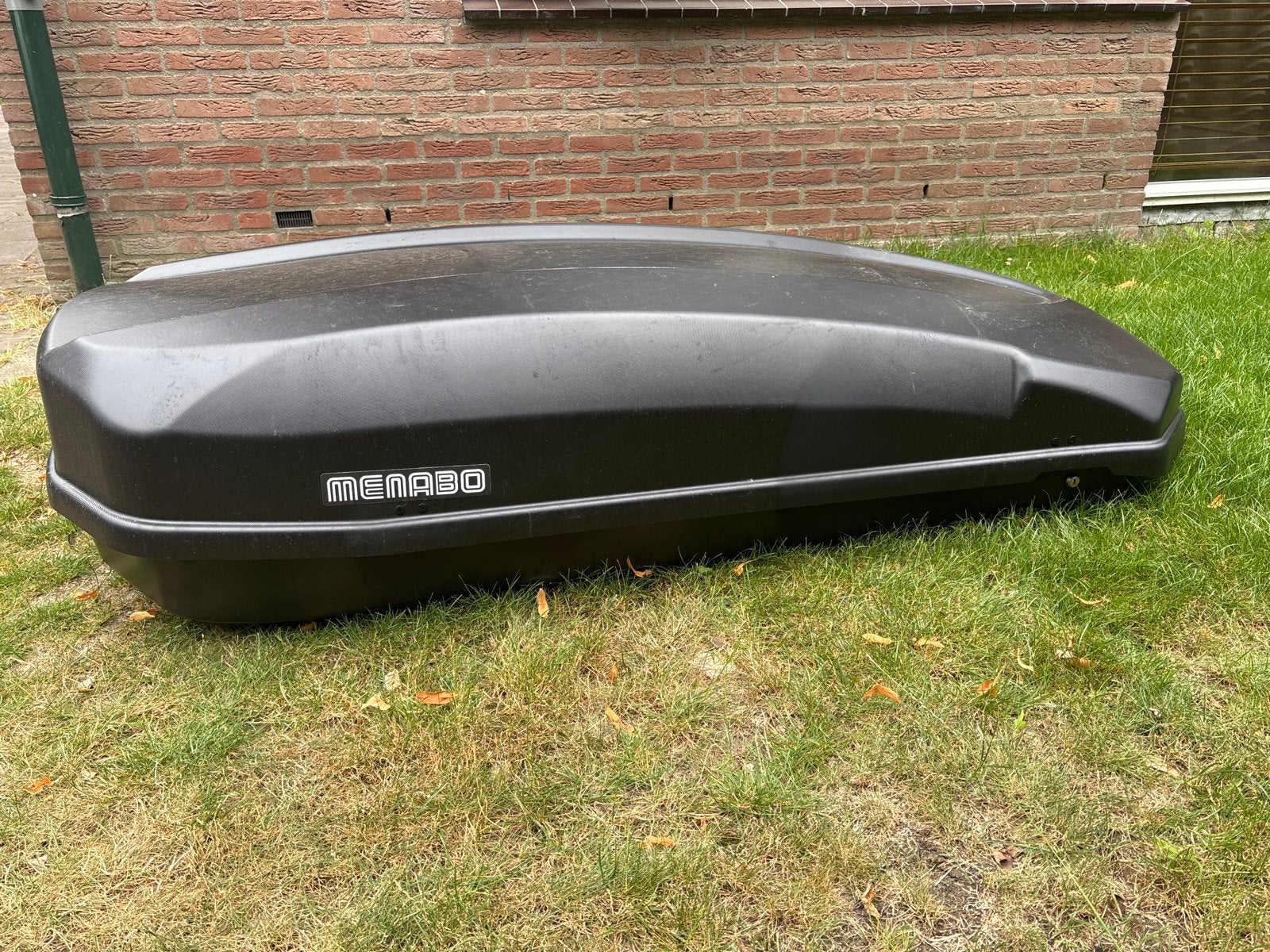 Menabo Satellite 600 Dakkoffer -te huur, Auto diversen, Ophalen of Verzenden, Gebruikt