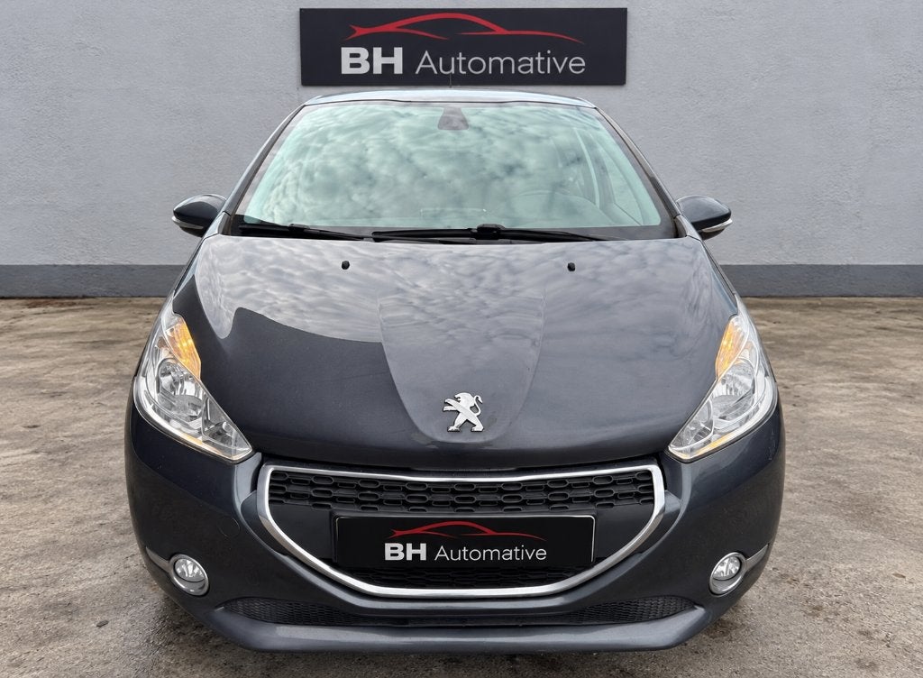 Peugeot 208 1.2 VTi 82PK 5D (102g) 2013 Grijs, Voorwielaandrijving, Dealer onderhouden, 1199 cc, Alcantara