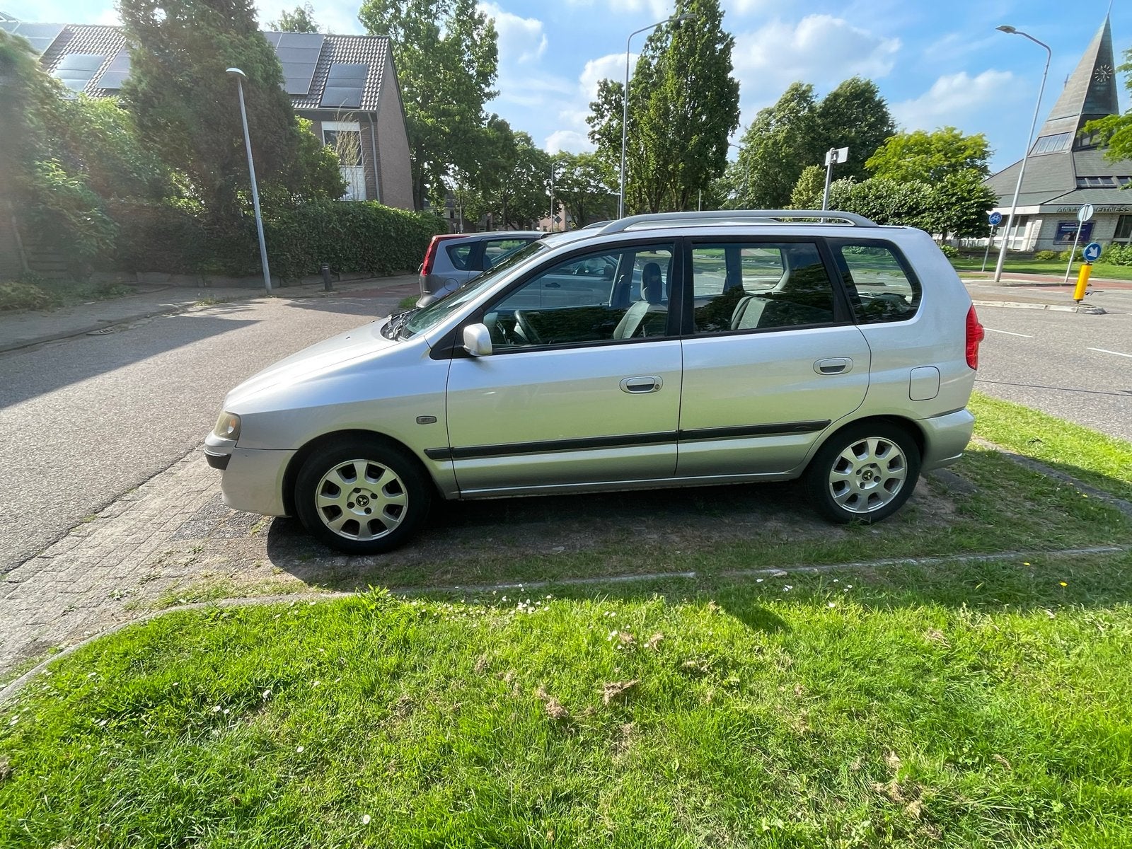 Mitsubishi Space Star 1.6 Family 2004 Grijs, Auto's, Voorwielaandrijving, 4 cilinders, 1200 kg, Handgeschakeld