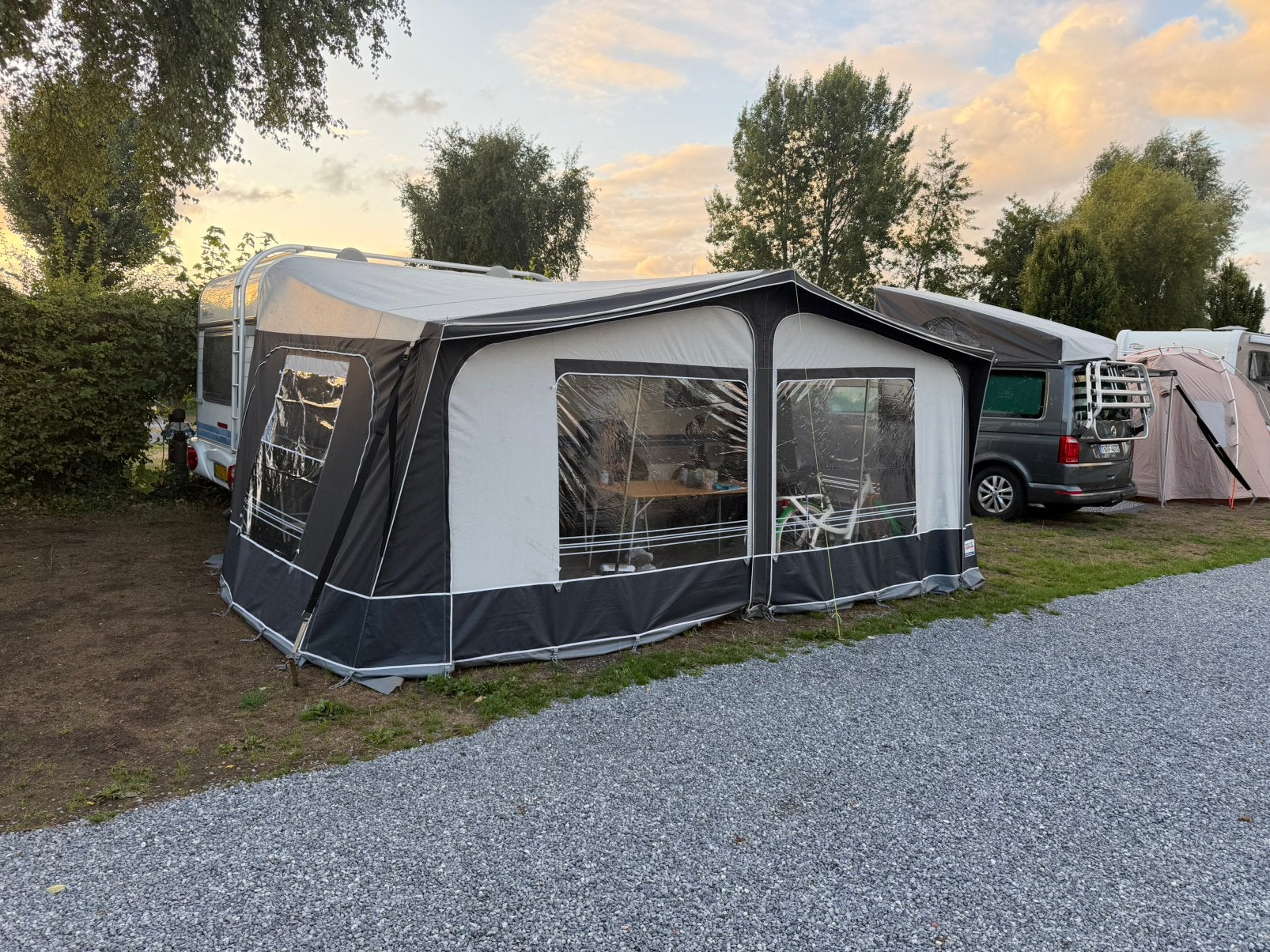 Hobby 495 exclusive inclusief airco, mover en voortent, Caravans en Kamperen, Vast bed, Rondzit, Hobby, Particulier