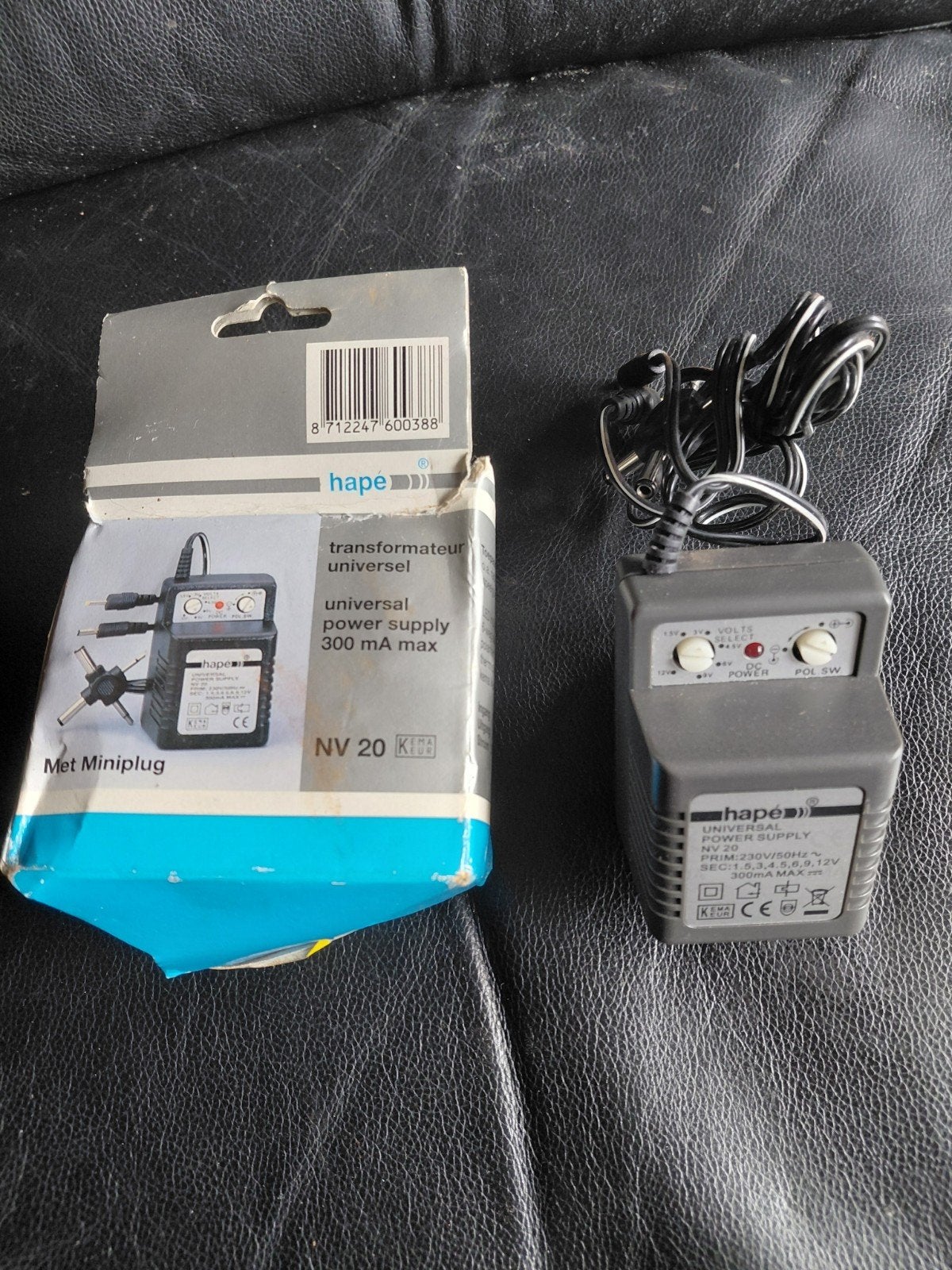 Hape Universele Voeding NV 20 - 1.5V-12V, 300mA Max, Ophalen of Verzenden