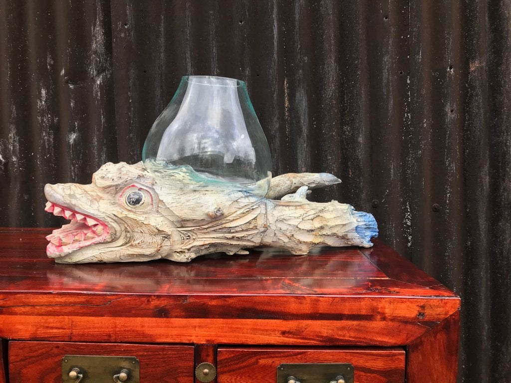 Chinese draak houtsnijwerk met handgeblazen vissenkom, Hout, Ophalen of Verzenden, 35 cm, Handgemaakt