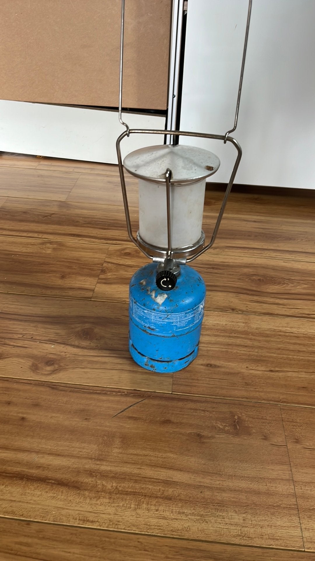 Camping gaslampje met gasfles, Caravans en Kamperen, Kampeeraccessoires, Ophalen, Zo goed als nieuw