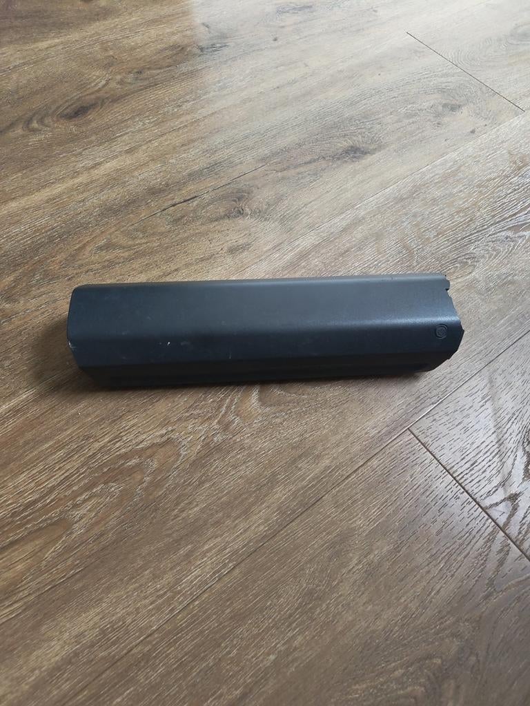 Bosch fietsaccu 500Wh met oplader en kabel, Fietsen en Brommers, Ophalen of Verzenden, Zo goed als nieuw