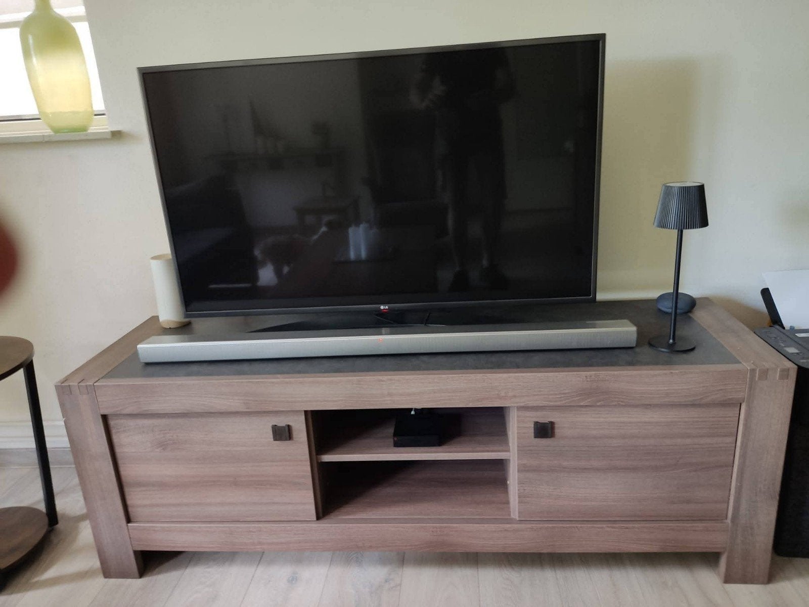 TV meubel, Ophalen