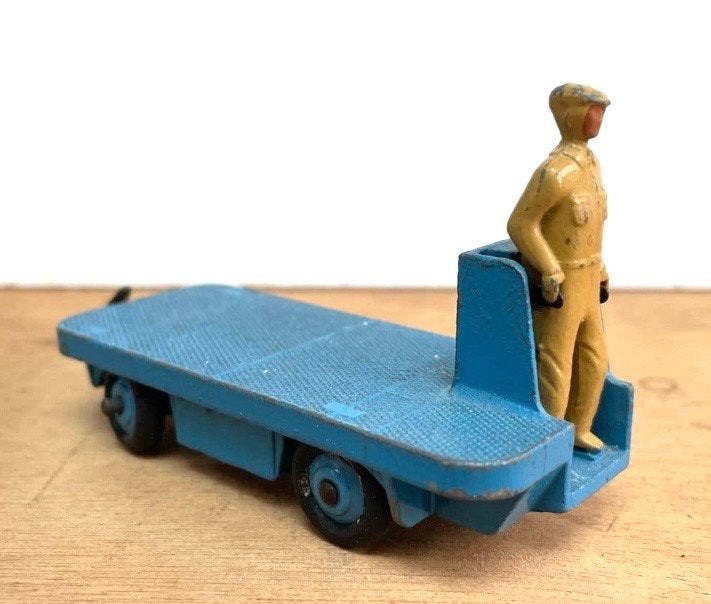 Vintage Dinky Toys H.E.V. Truck met chauffeur, Ophalen of Verzenden