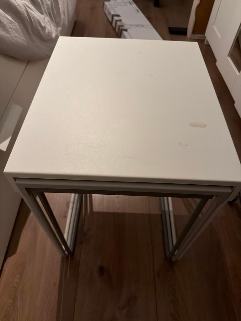 Set van 3 witte bijzettafels met bamboe dienblad, Minder dan 55 cm, Gebruikt, Minimal, Metaal of Aluminium