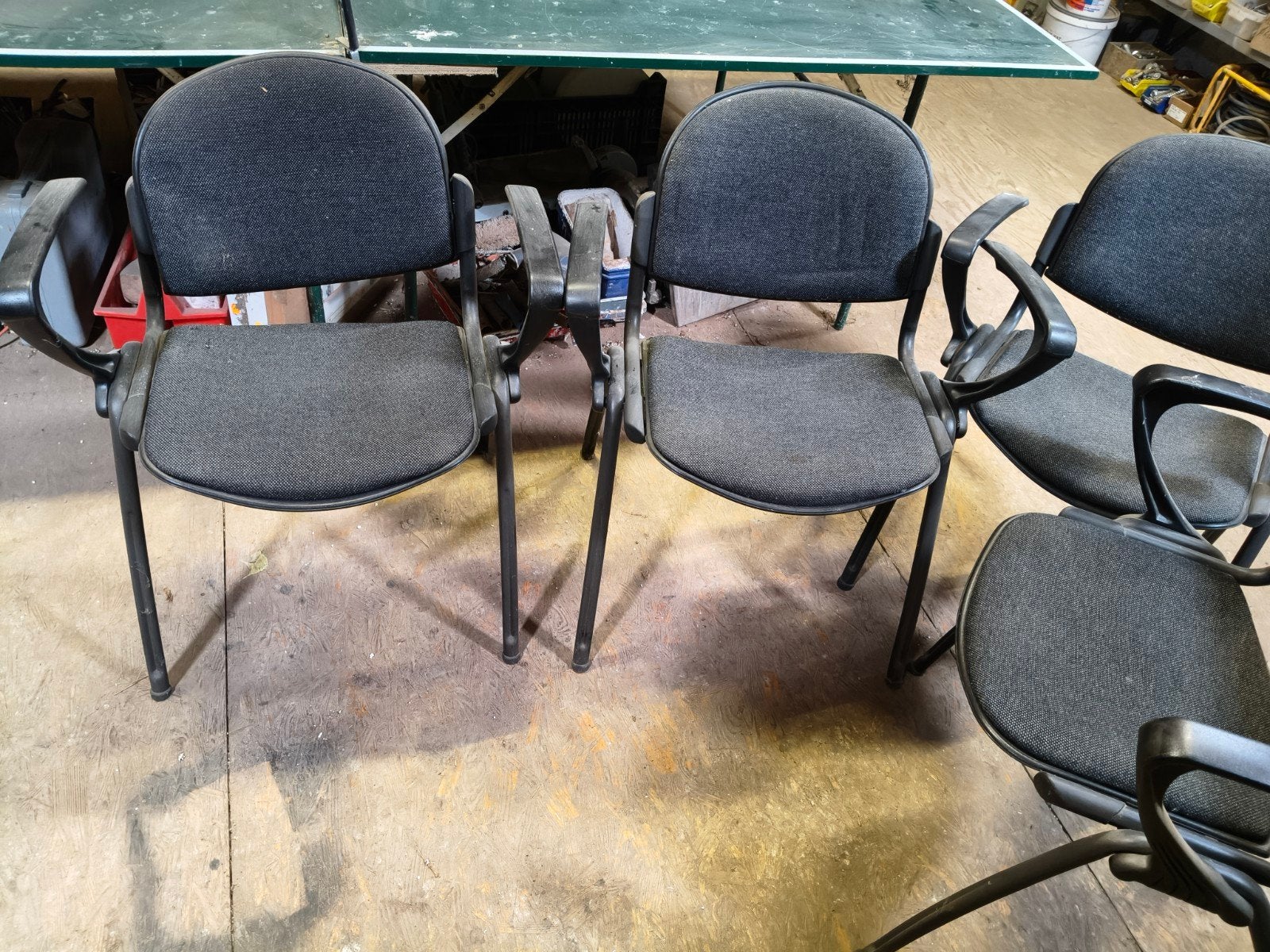 4 goede stevige kantoor of keuken stoelen, Antiek en Kunst, Ophalen