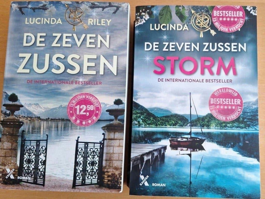 Lucinda Riley - De Zeven Zussen / Storm (2 boeken)., Gelezen, Europa overig, Lucinda Riley, Ophalen of Verzenden