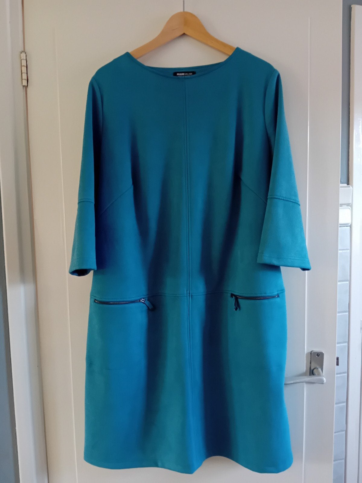 velours jurk - pauwblauw - maat 48 - Frank Walder, Blauw, Maat 46/48 (XL) of groter, Ophalen of Verzenden, Zo goed als nieuw