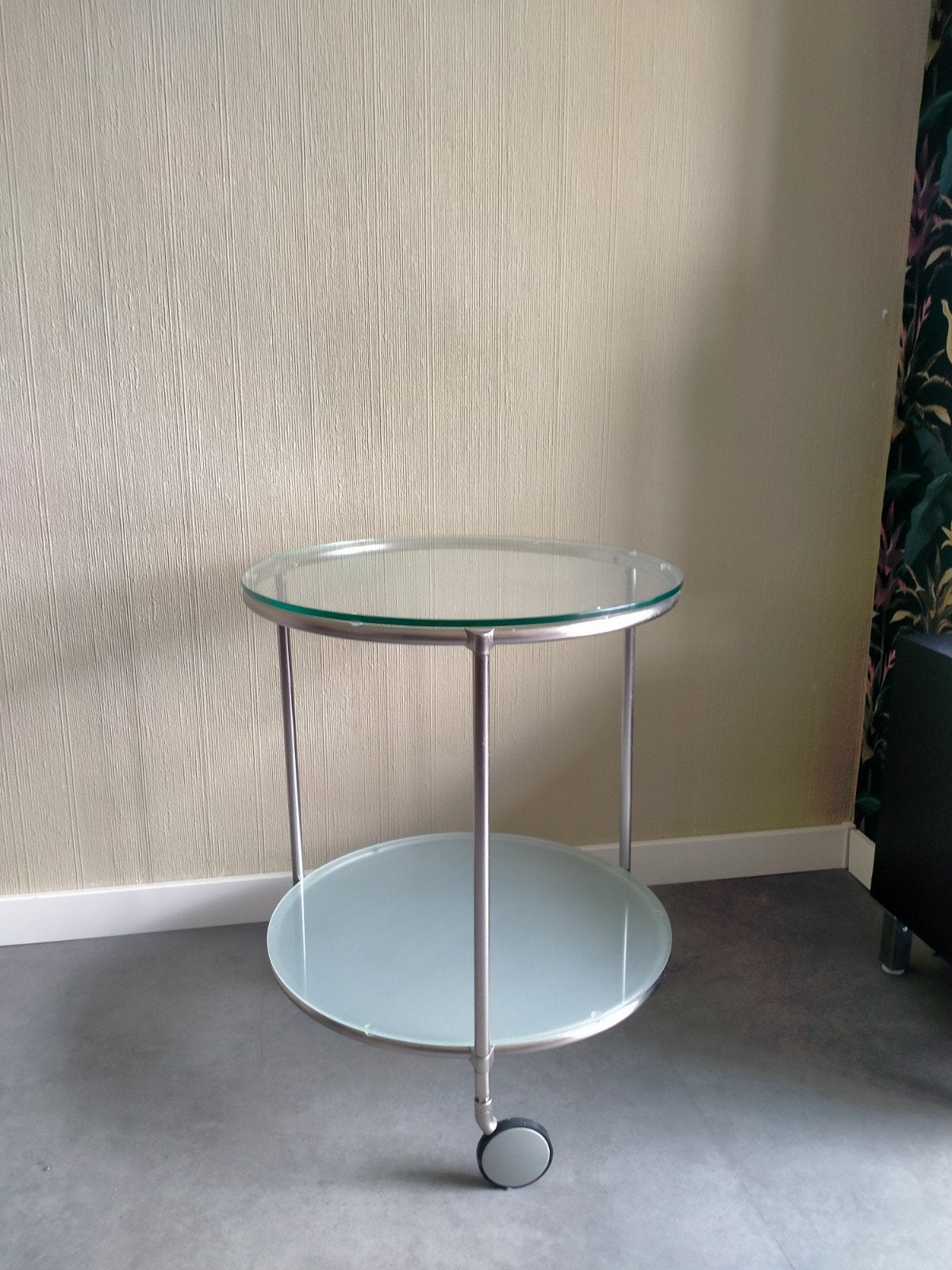 Vintage Strind trolleytafel, Huis en Inrichting, Minder dan 55 cm, Gebruikt, Rond, Glas
