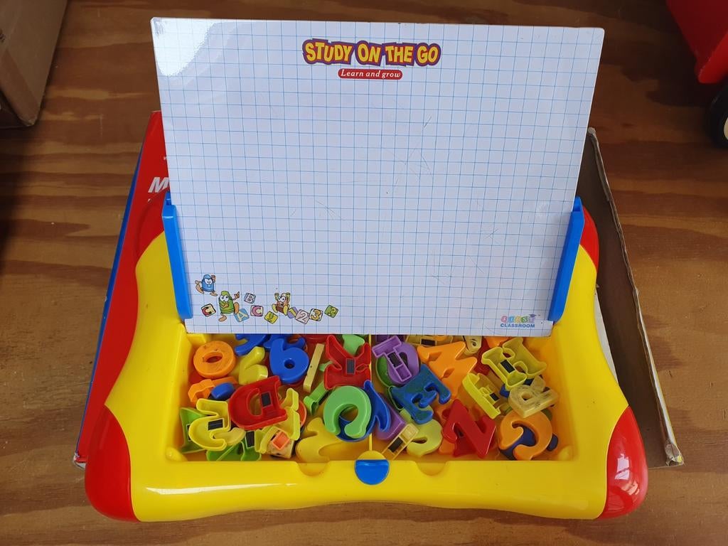 Magnetisch leerbord met letters en cijfers, Ophalen of Verzenden, Gebruikt