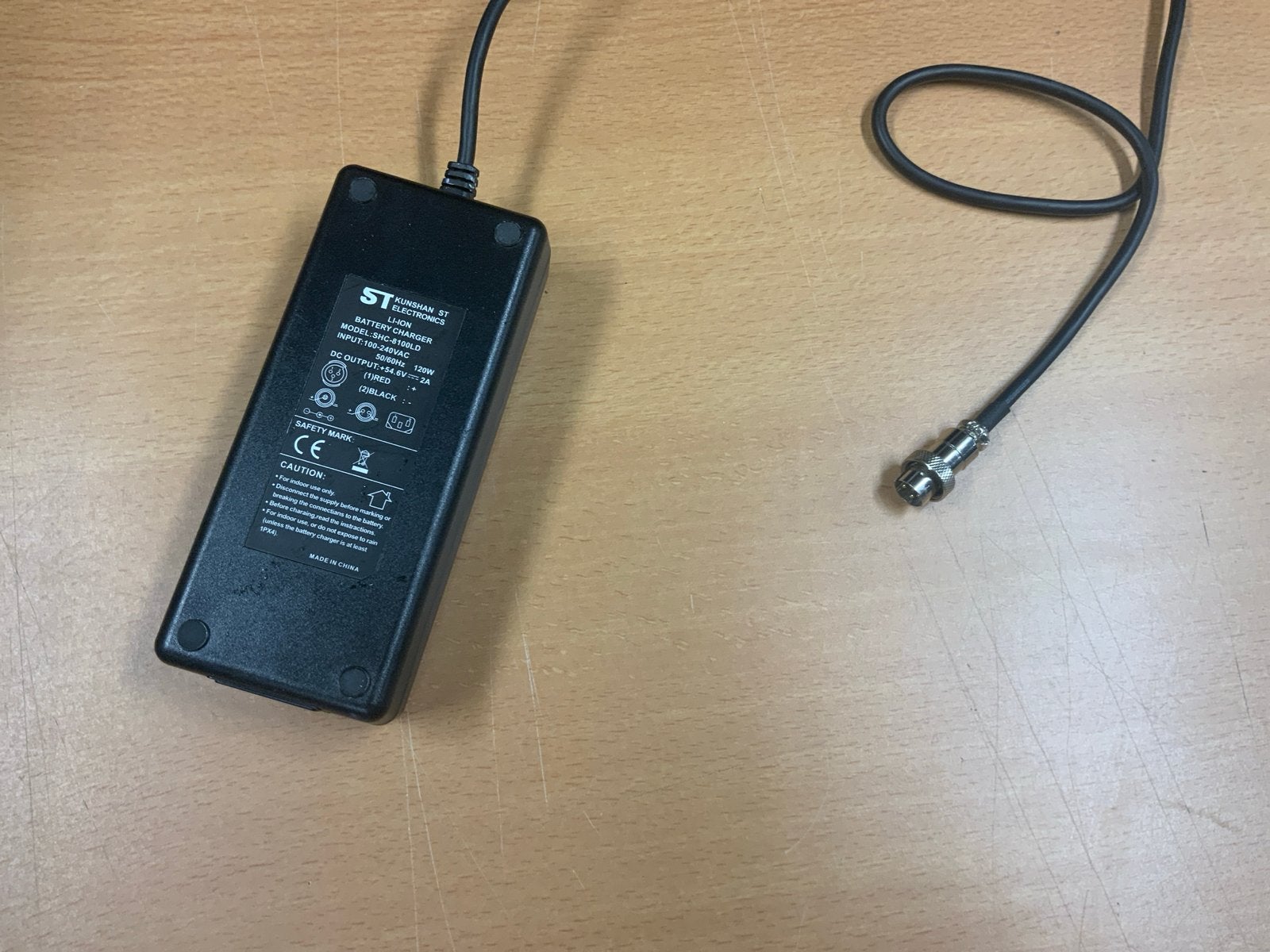 ST Electronics Acculader 24V 5A (120W), Ophalen of Verzenden, Gebruikt