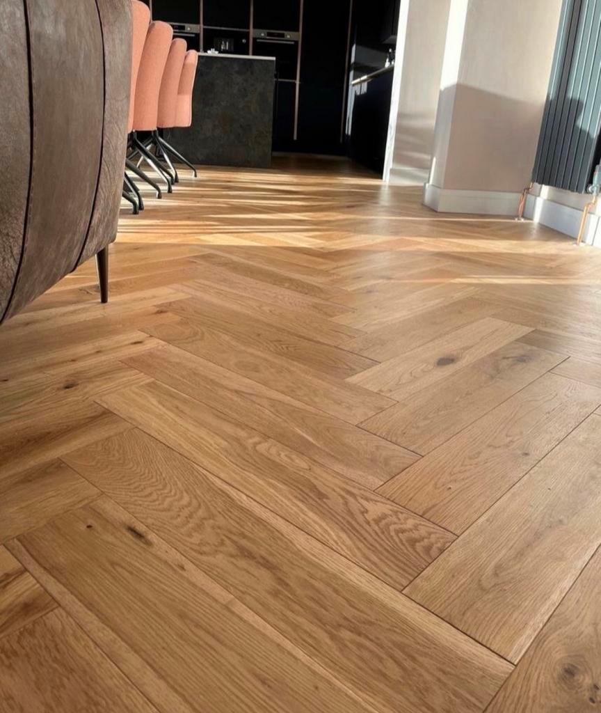 EIKEN VISGRAAT PARKET KANT EN KLAAR NATUREL GEOLIED, Ophalen of Verzenden, Nieuw, 75 m² of meer, Parket