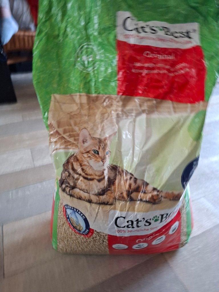 Geopende zak plantaardig kattenbakvulling van Cats Best, Ophalen, Gebruikt, Open