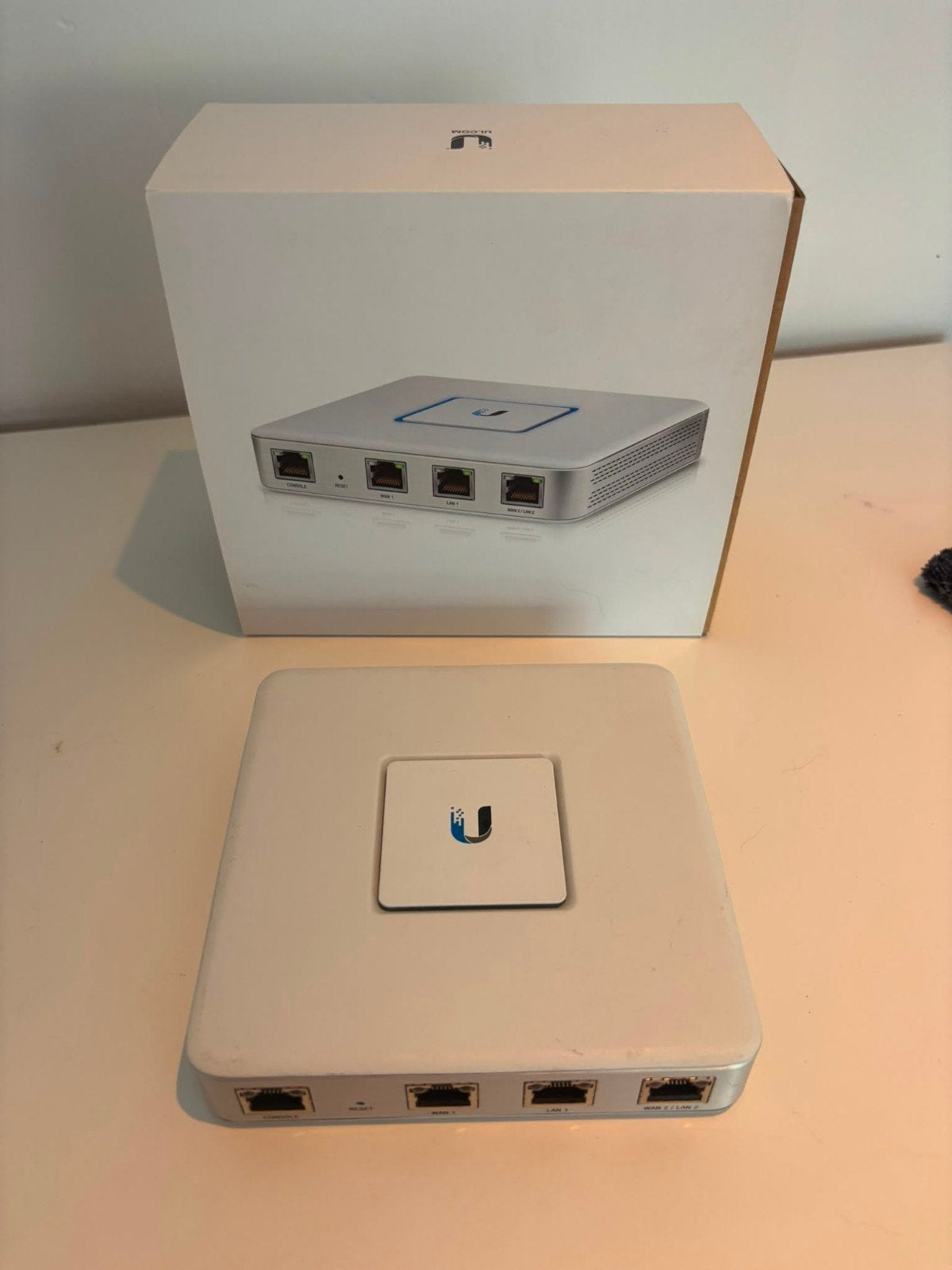 Ubiquiti UniFi Security Gateway (USG) Router, Computers en Software, Routers en Modems, Ophalen of Verzenden, Zo goed als nieuw