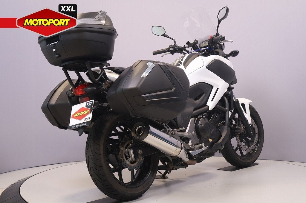 Honda NC 750 X (bj 2014), Honda Motor Europe Ltd, Bedrijf, Toermotor, Customer.service@honda-eu.com