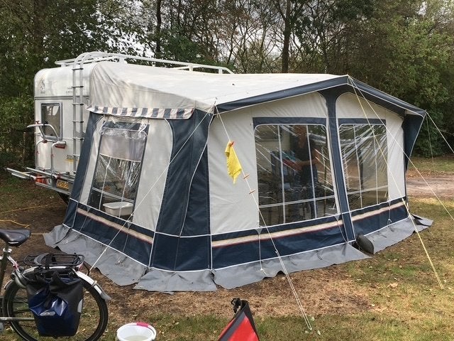 Caravan Knaus "As Good As Gold" 400, Treinzit, 750 - 1000 kg, Knaus, Tot en met 4