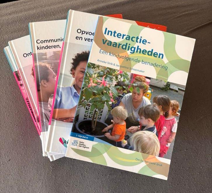 Set van 5 boeken pedagogisch medewerker, Ophalen of Verzenden, Gamma, Zo goed als nieuw, MBO