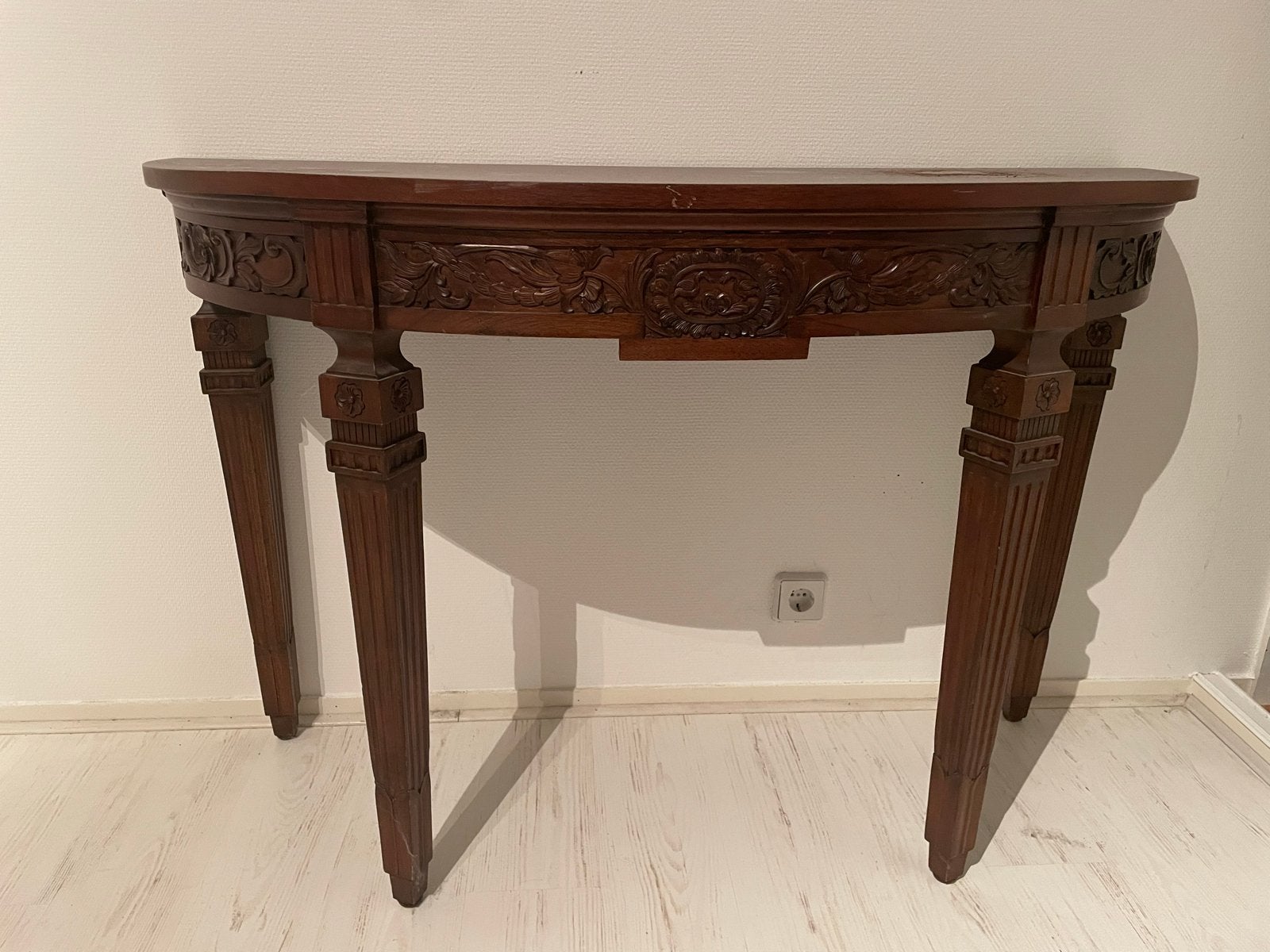 Antieke halfronde console tafel met houtsnijwerk, Ophalen