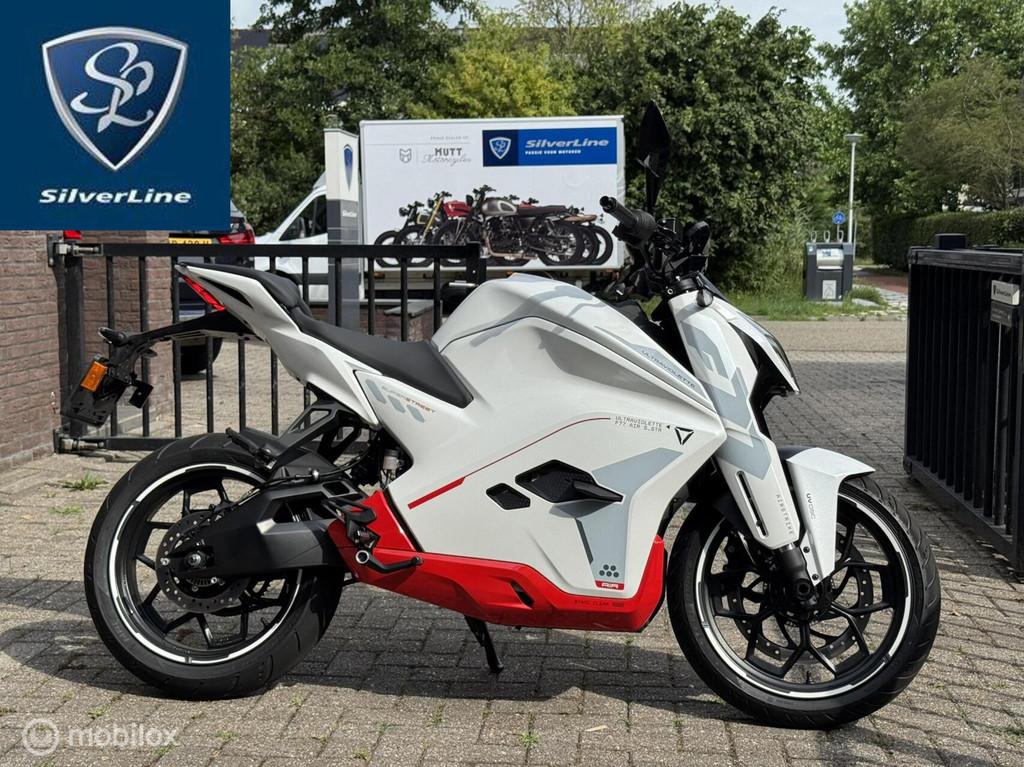 Nieuw: Ultraviolette F77 Super Street 100% elektrisch, Bedrijf, Toermotor, 11 kW of minder, Traction Control