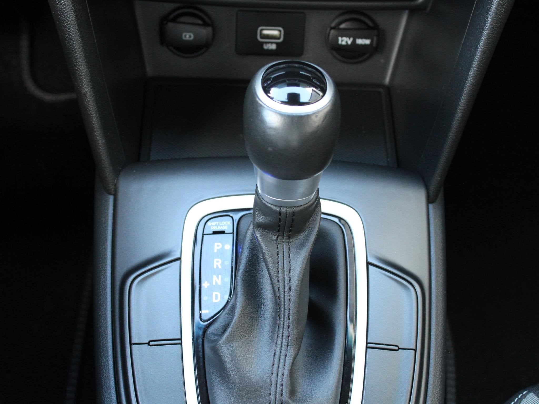 Foto 21 van Hyundai Kona 1.6 GDI HEV Comfort | APPLE CARPLAY | ACHTERUIT