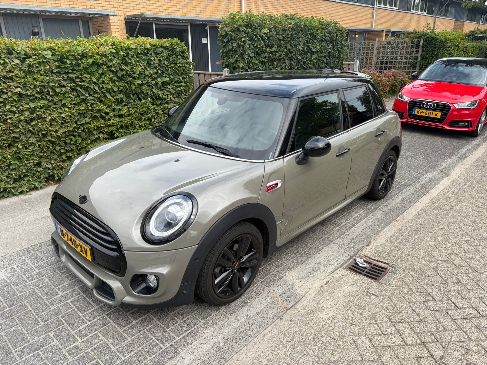 Mini Cooper John Works AUT/Leer/5deurs/Carplay, 136 pk, 40 €/maand, Zwart, Bruin