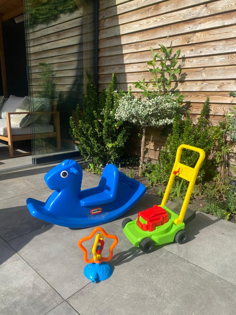 Buitenspeelgoed set: hobbelpaard, grasmaaier, watersproeier, Kinderen en Baby's, Speelgoed | Buiten | Los speelgoed, Ophalen, Gebruikt