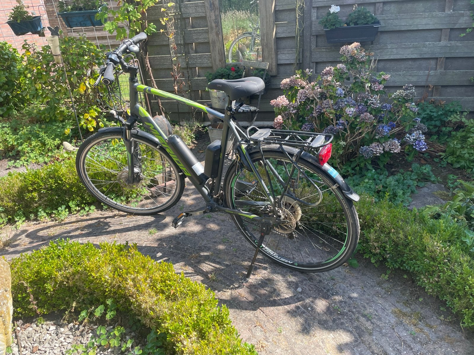 Merida Crossway 300 elektrische fiets met voorwielaandrijvin, Fietsen en Brommers, Elektrische fietsen, Gebruikt, 59 cm of meer