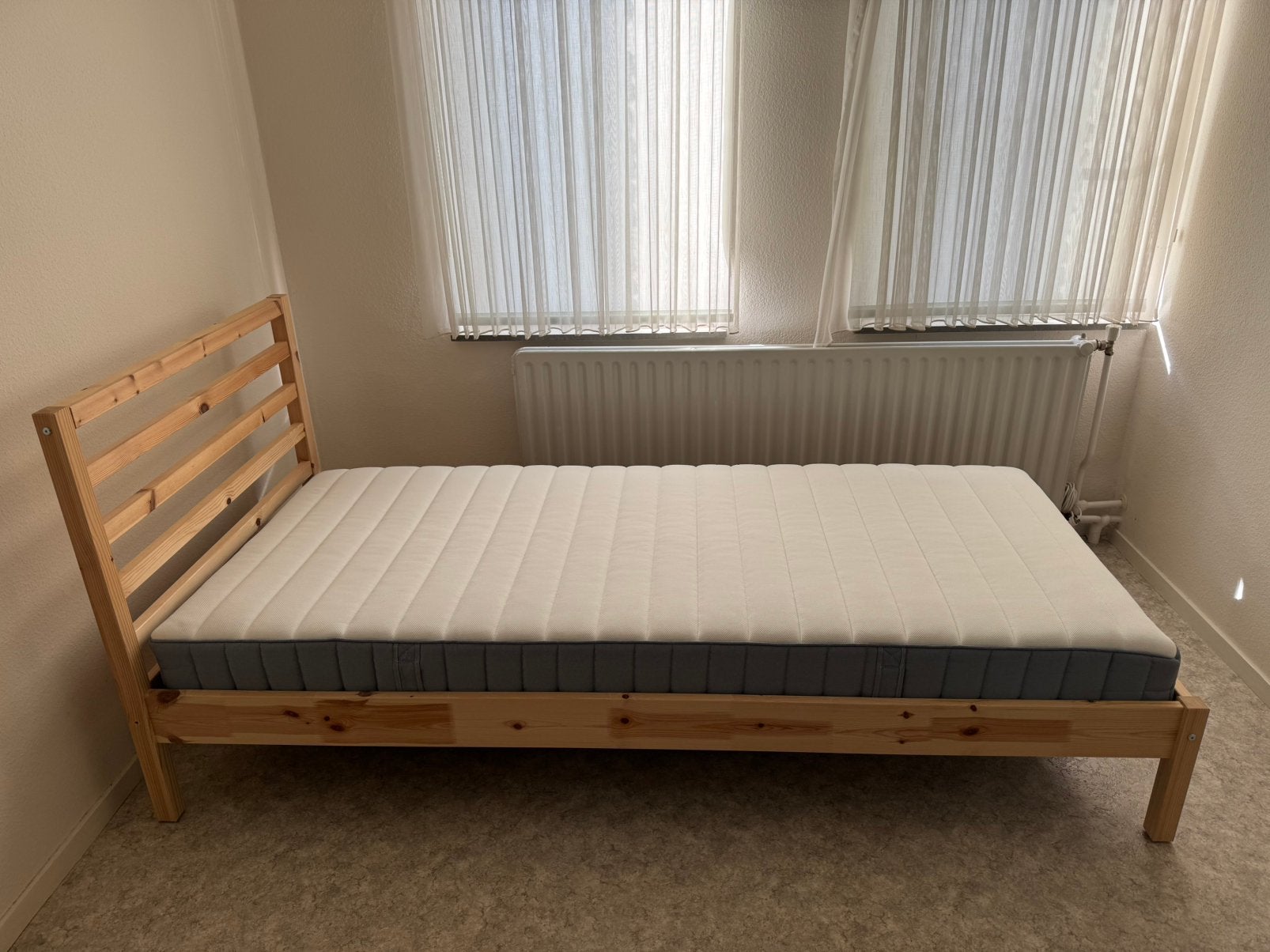 Ikea Tarva bed met valevag matras, inc lattenbodem, Ophalen, 90 cm, Eenpersoons, Bruin