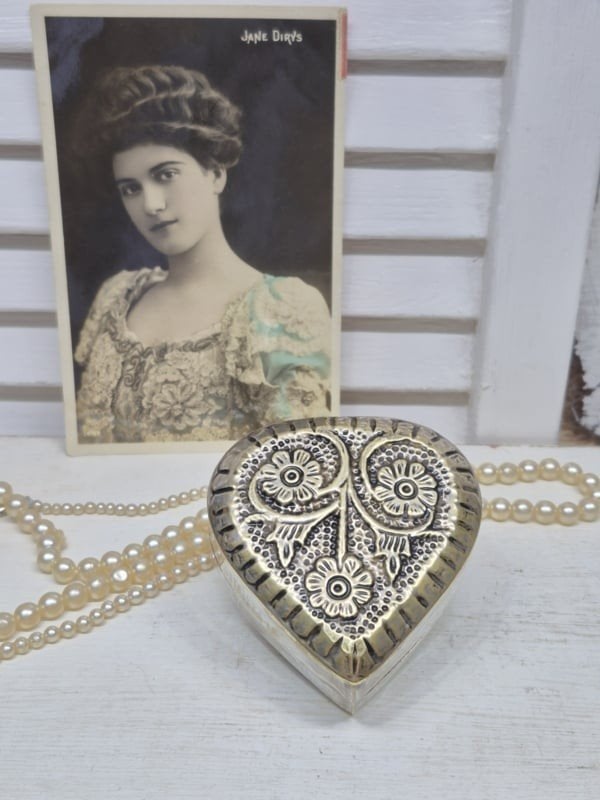 brocante  verzilverd hartvormig doosje, Ophalen of Verzenden