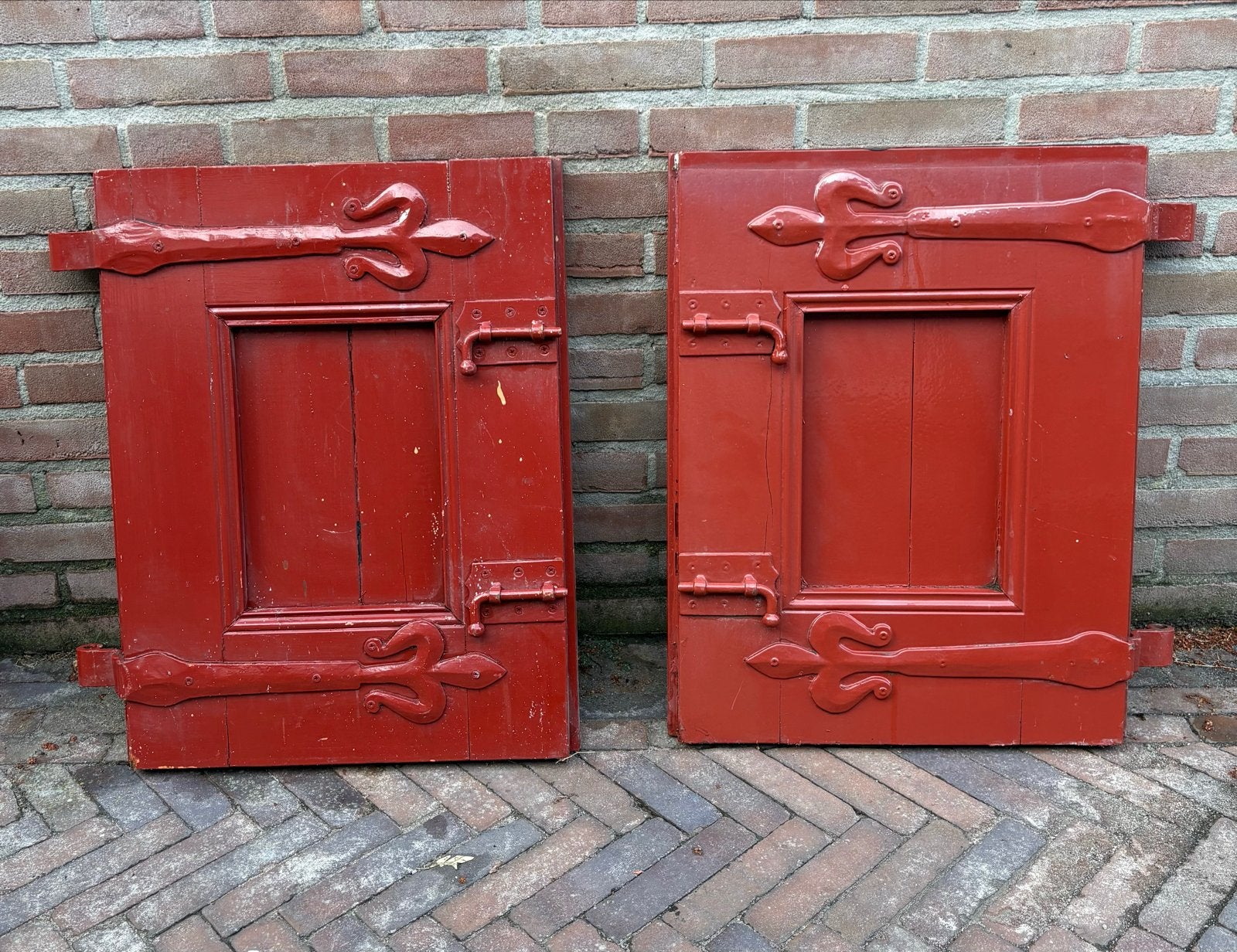 Antieke rode luiken, set van 2, Ophalen, Gebruikt, Minder dan 80 cm, Overige typen