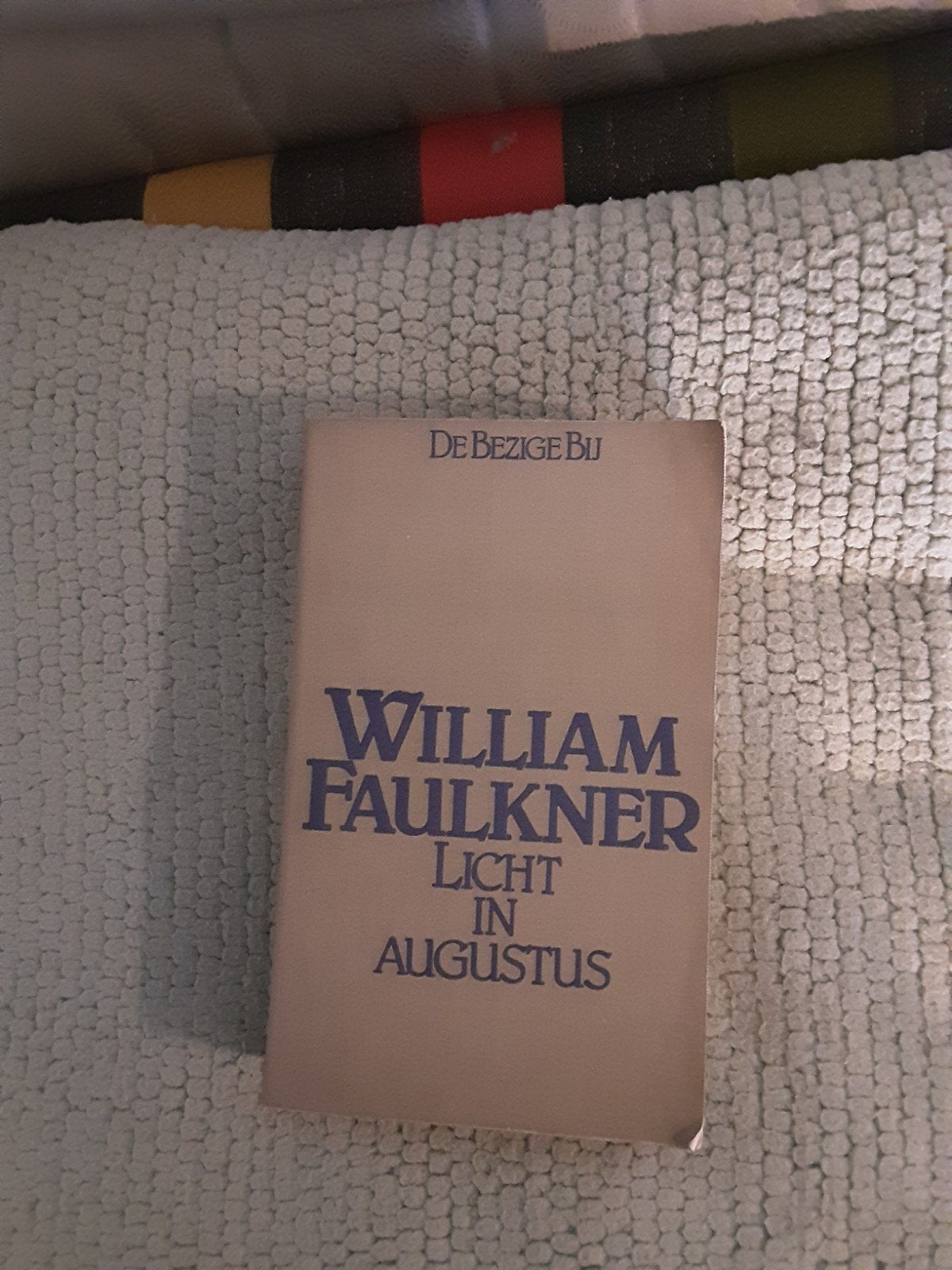 William Faulkner----Licht in Augustus, Boeken, Ophalen of Verzenden, Amerika, William Faulkner, Gelezen