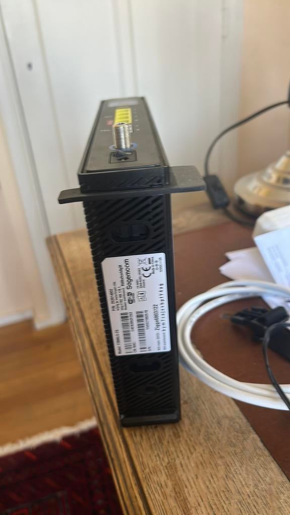 Nieuw modem/router aangeboden, Computers en Software, Routers en Modems, Ophalen, Nieuw