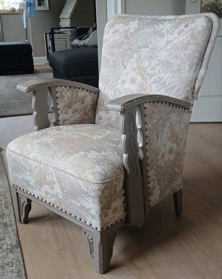 Vintage fauteuil met bloemenprint en houten armleuningen, Ophalen, Gebruikt, Minder dan 75 cm, Vintage, Retro