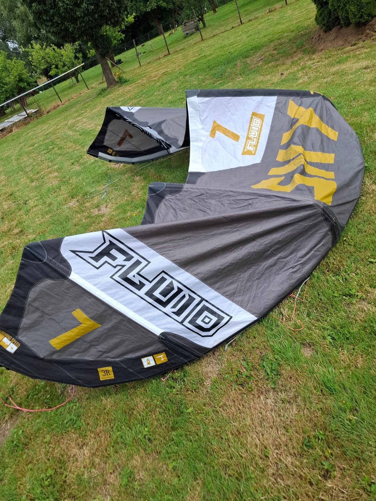 Fluid Sky 7m zgan 4-lijns kitesurf kite, Watersport en Boten, Kitesurfen, Gebruikt, Geen board, Ophalen of Verzenden, Kite