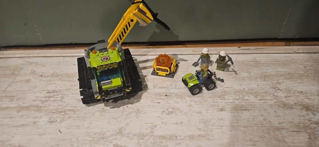 Lego City vulkaan rupsvoertuig 60122, Ophalen of Verzenden, Zo goed als nieuw