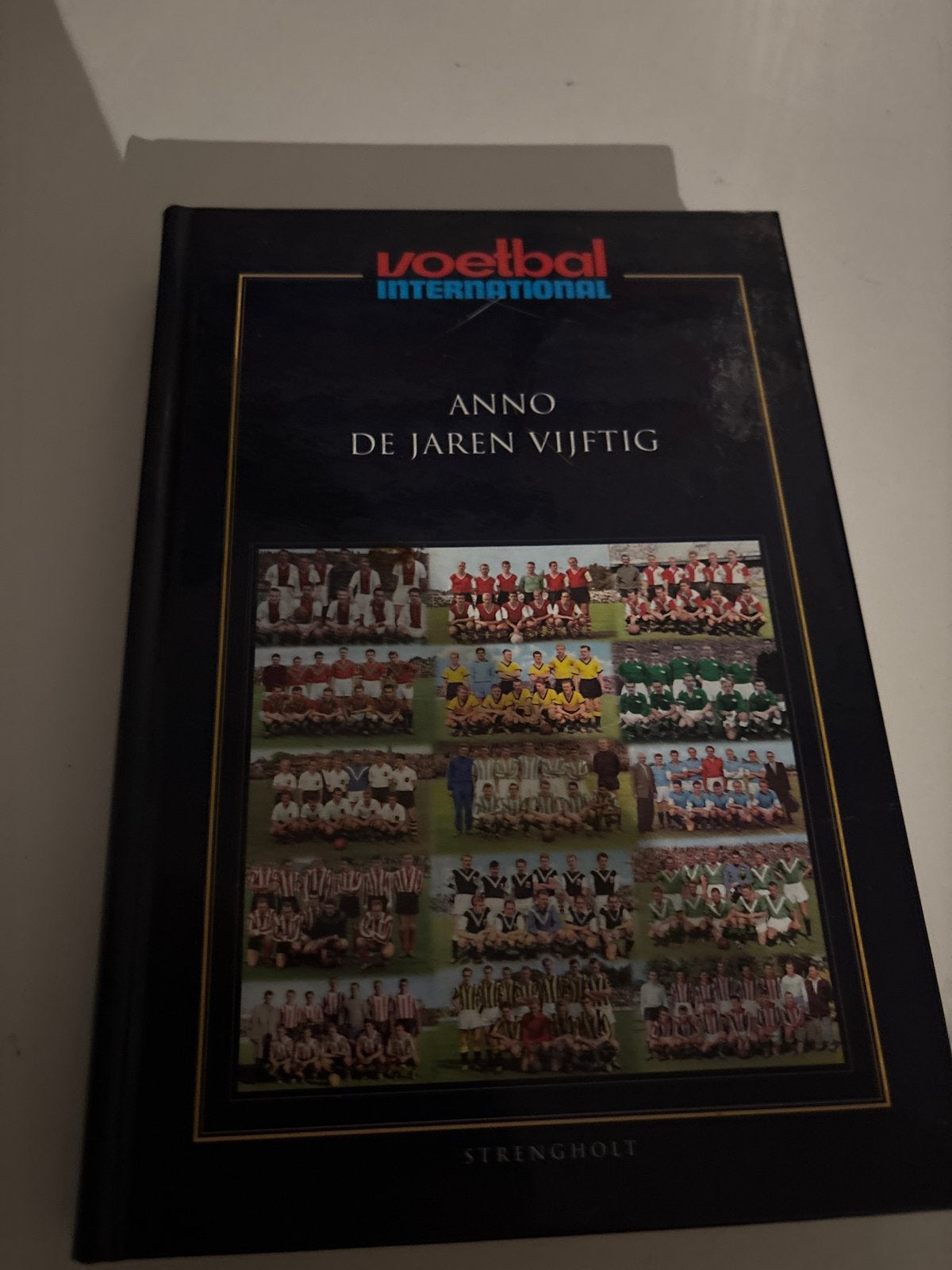 Voetbal International: Anno De Jaren Vijftig, Ophalen of Verzenden, Gelezen, Balsport