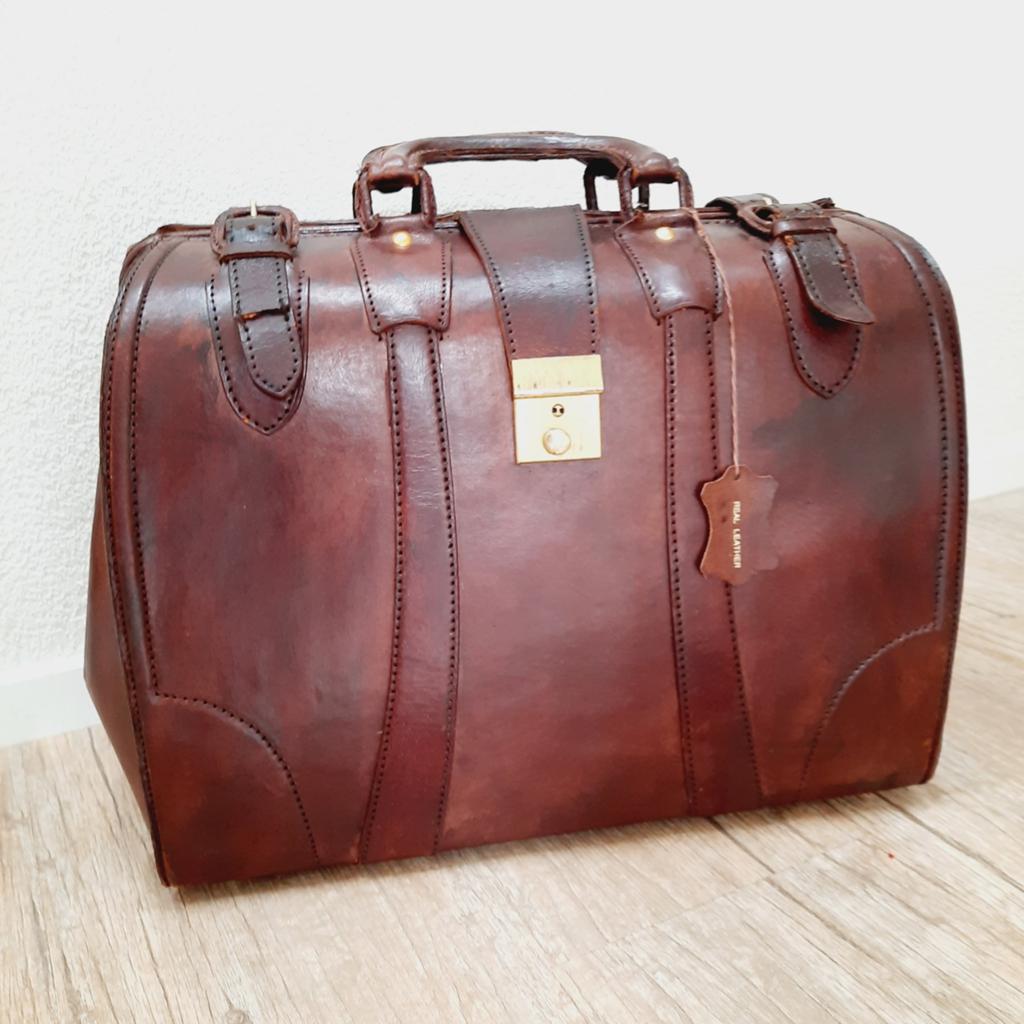 Leren reistas / dokterstas - Bruin leer, Sieraden, Tassen en Uiterlijk, Tassen | Reistassen en Weekendtassen, 30 cm of meer, Gebruikt