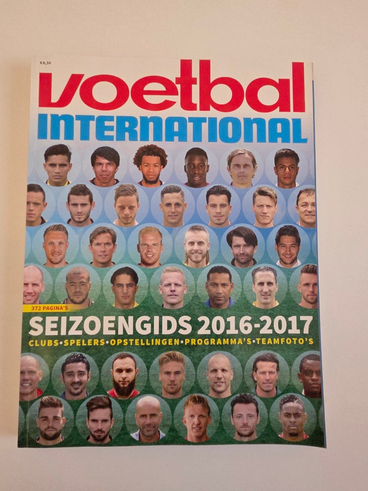 Voetbal International Seizoengids 2016-2017, Verzamelen, Sportartikelen en Voetbal, Zo goed als nieuw, Ophalen of Verzenden
