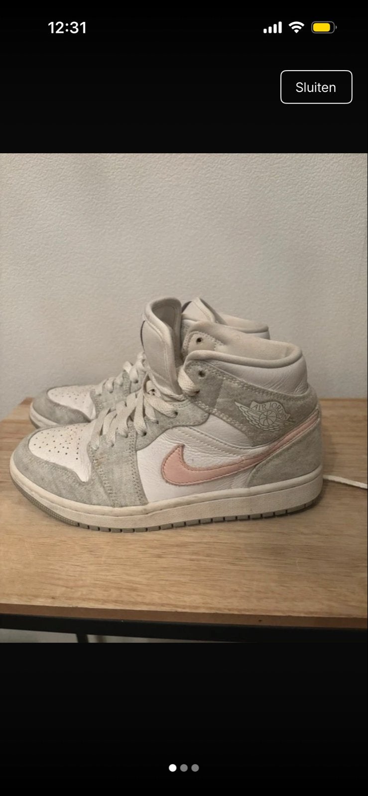 Nike Air Jordan 1 Mid - Roze Swoosh, Kleding | Dames, Schoenen, Ophalen of Verzenden, Gedragen, Wit, Sneakers of Gympen