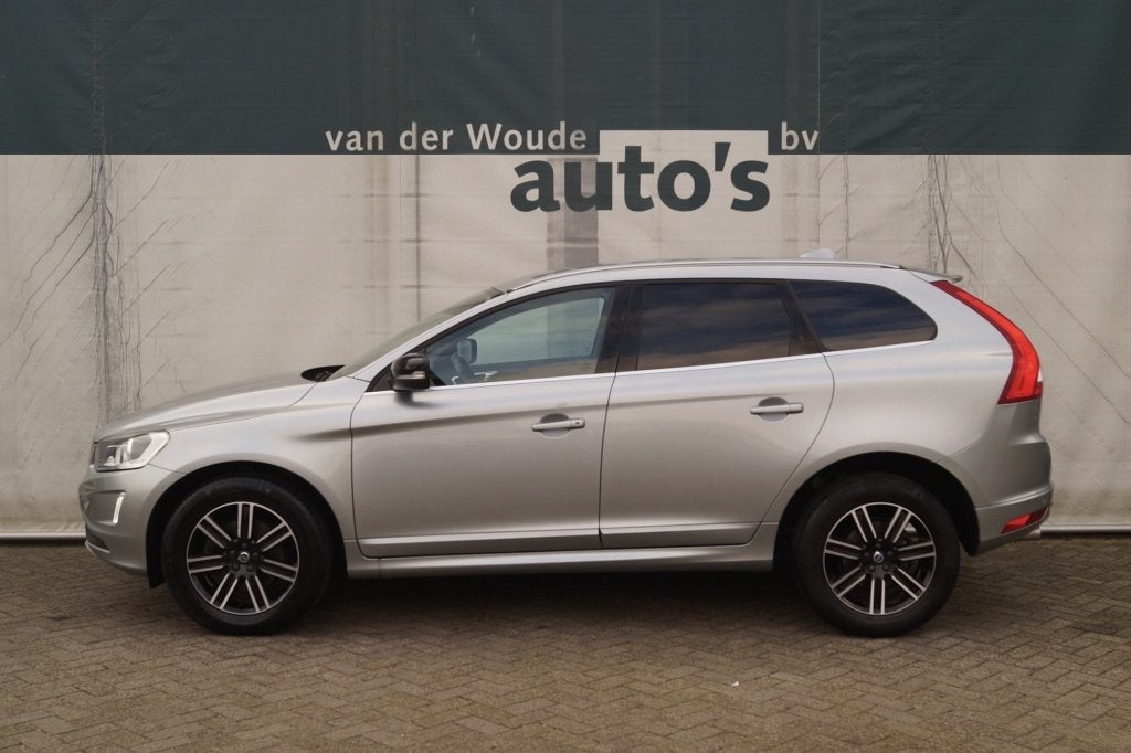 Volvo XC60 2.0 D3 150pk Automaat Momentum -LEER-NAVI-, Dealer onderhouden, Euro 6, 4 cilinders, Bedrijf