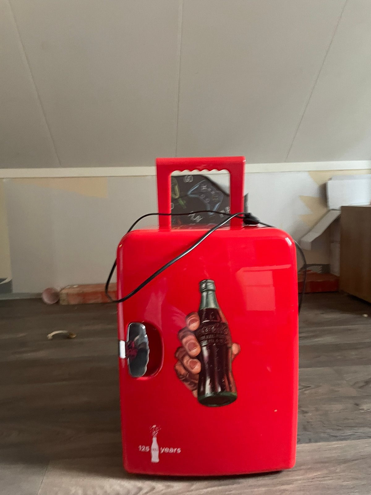 Coca-Cola Mini Koelkast - Draagbaar en Compact, Ophalen, Minder dan 75 liter, Zonder vriesvak, Gebruikt