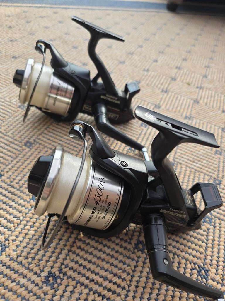 Shimano 4500B baitrunners met reservespoel, Ophalen of Verzenden, Zo goed als nieuw, Molen