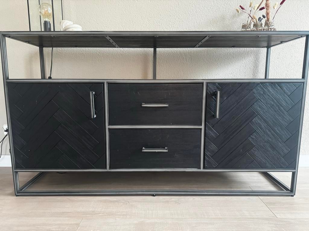 Zwart dressoir, Huis en Inrichting, Ophalen, Gebruikt, 150 tot 200 cm, 25 tot 50 cm
