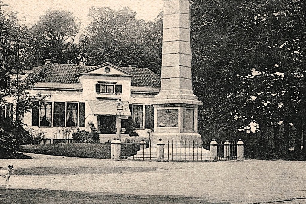 936281 Apeldoorn Gedenknaald Nette oude kaart Onbeschreven, Ophalen of Verzenden, Voor 1920, Ongelopen, Gelderland