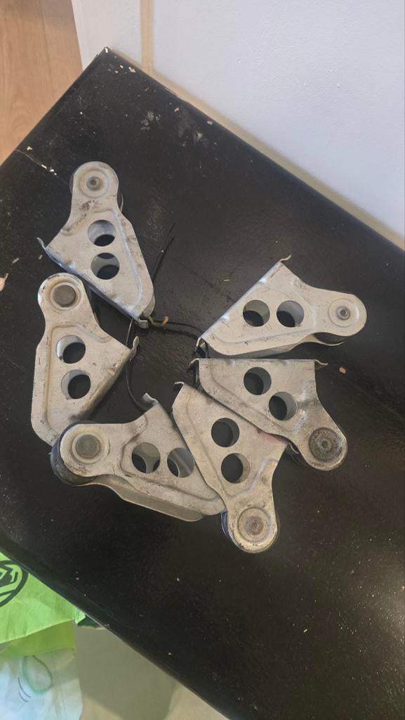 Bmw E34 E32 motorkapgeleiders rollers, Ophalen of Verzenden, Nieuw, BMW
