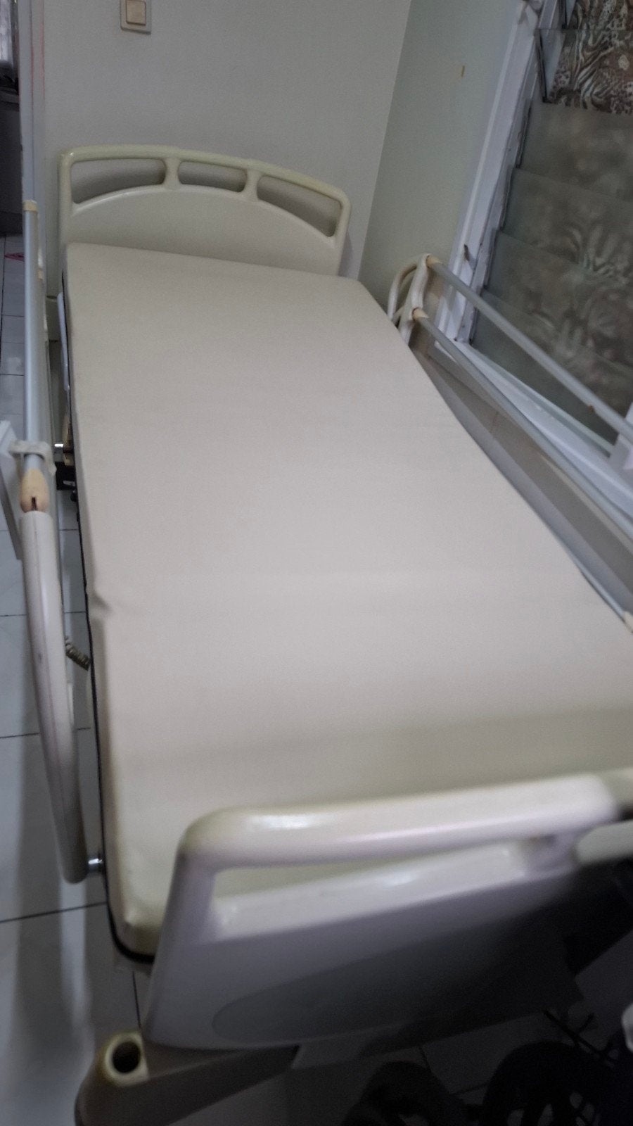 Verstelbaar ziekenhuisbed met afstandsbediening, Ophalen, 90 cm, Eenpersoons, Ziekenhuisbed