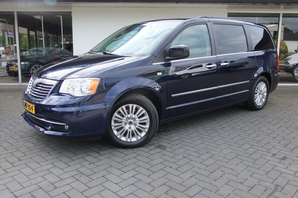 Lancia Voyager 3.6 V6 Gold / Xenon/ Leer/ Parkeersensoren/ S, Euro 5, 450 kg, Gebruikt, 1991 kg